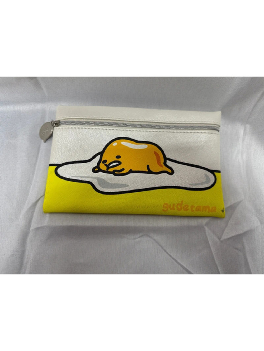 Ispy makeup bag